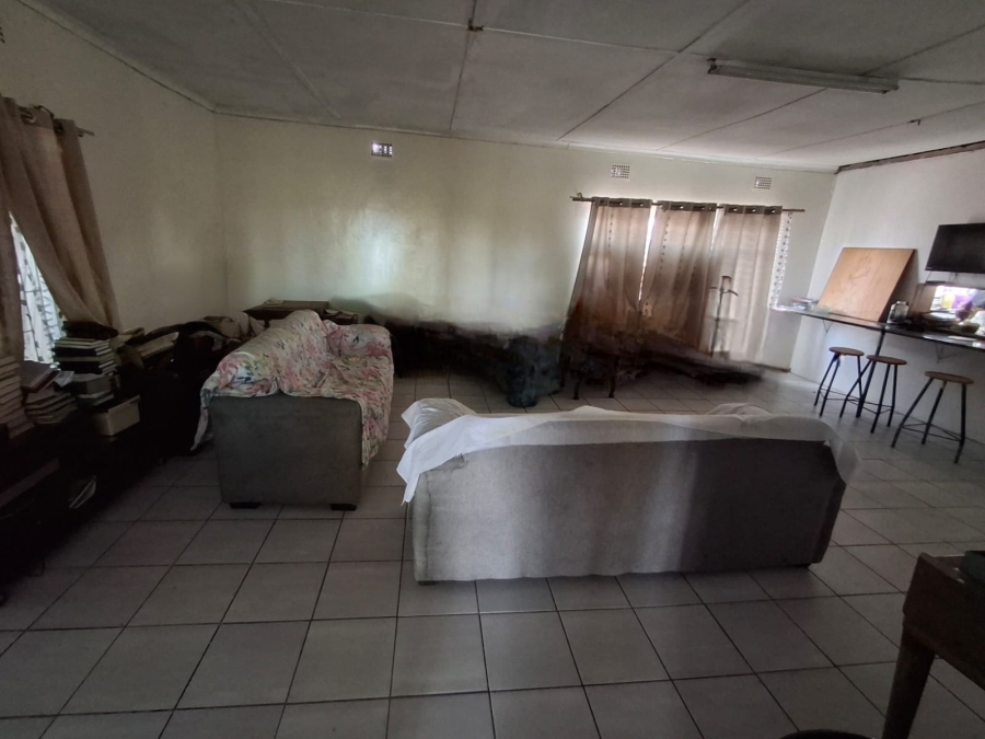 5 Bedroom Property for Sale in Oos Einde North West